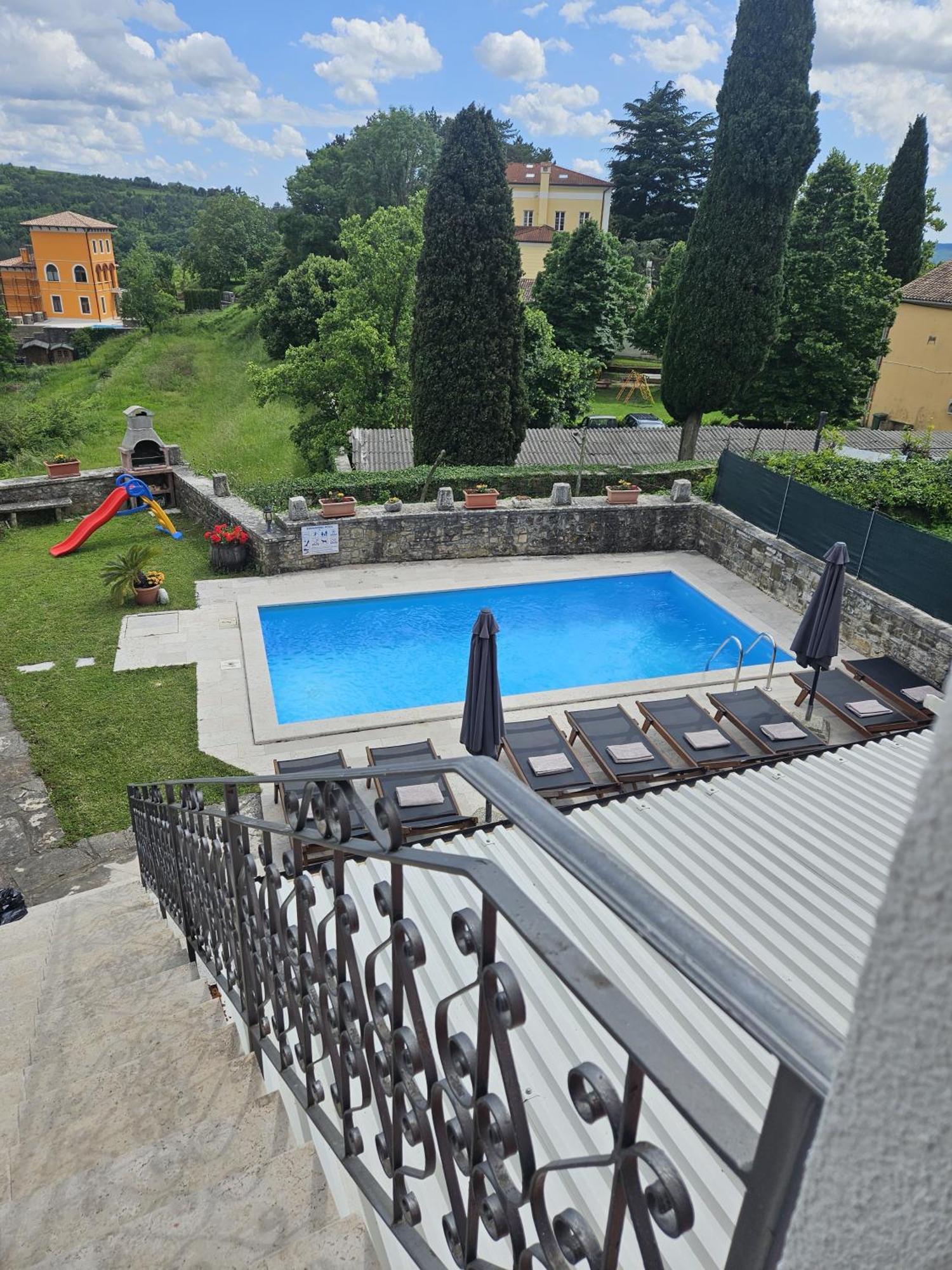 Villa Letizia Oprtalj Kültér fotó