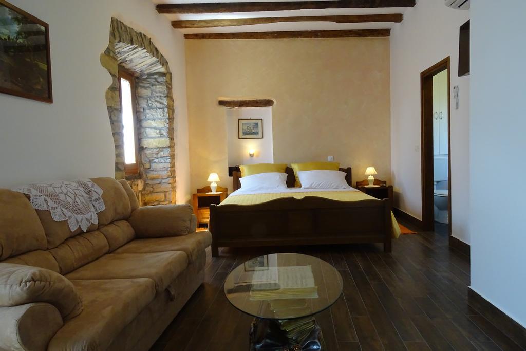 Villa Letizia Oprtalj Szoba fotó