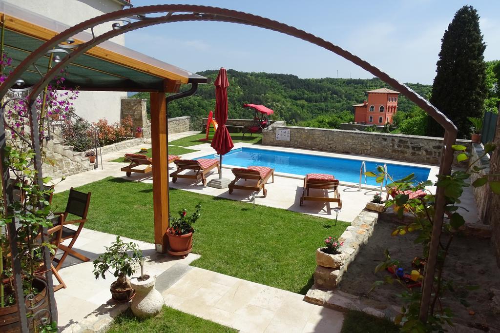 Villa Letizia Oprtalj Kültér fotó